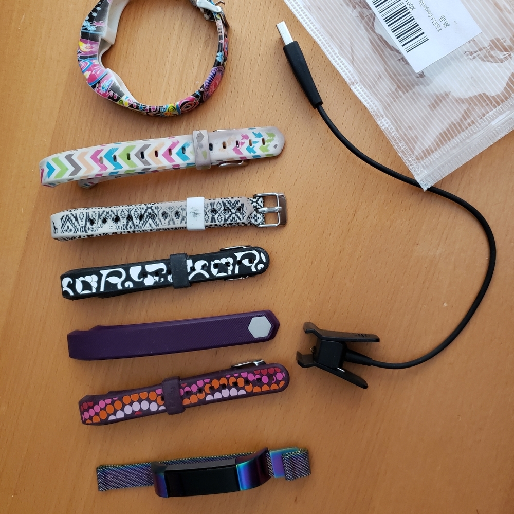 7 Fitbit Alta Bands Large ☆ Plus Charger!